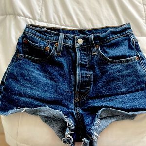 Levi’s 501 high rise shorts size 26